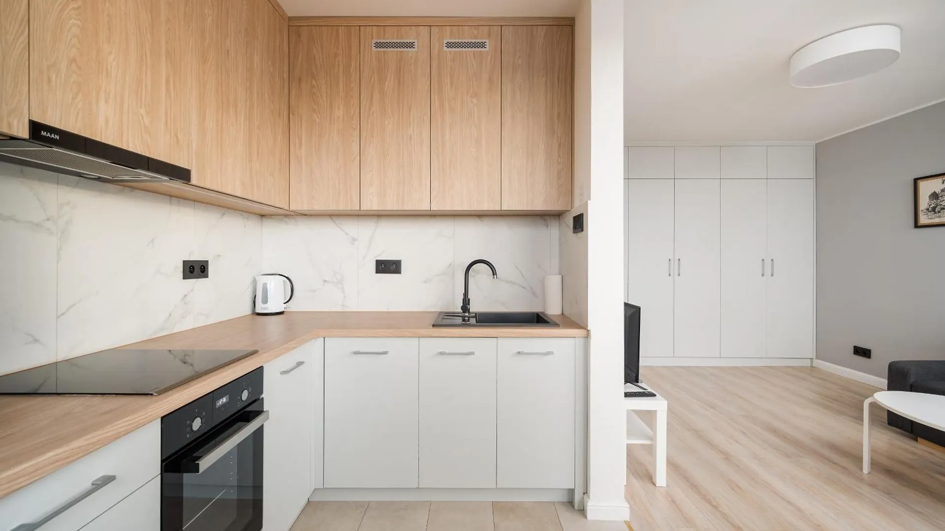 Atenska City View Apartment Warsaw Poland